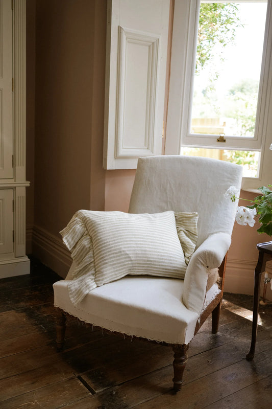 The Salcombe Ruffle Cushion - Antique Cream
