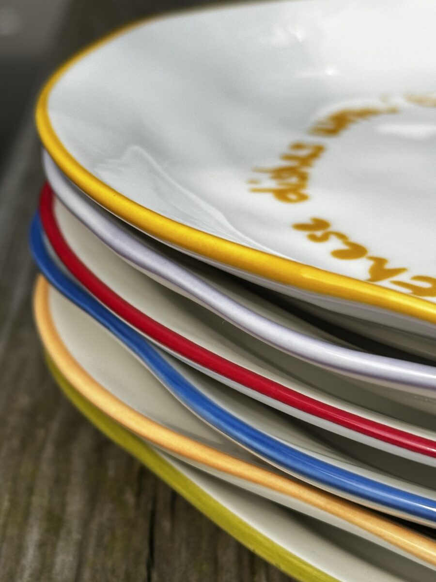 Slogan Plate - The Dishes Won't Wash Themselves